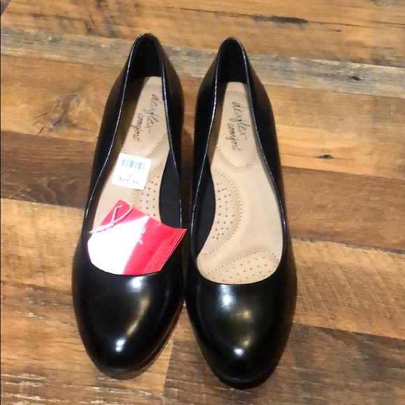 dexflex comfort Shoes - Black heels